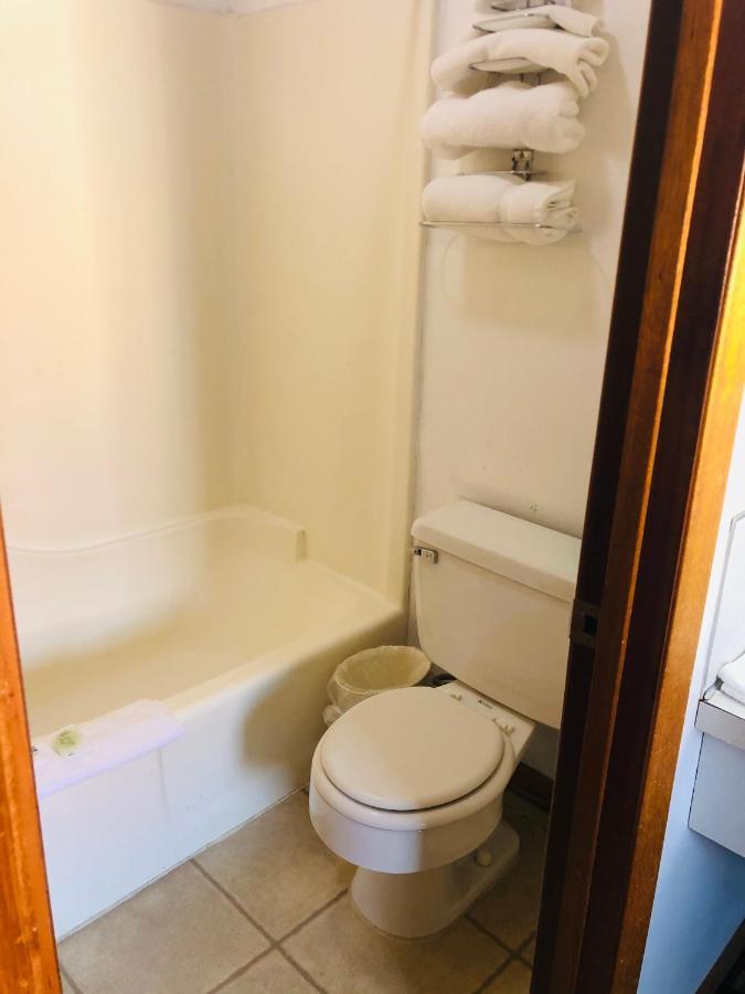 Big 12 Motel Broken Bow Ngoại thất bức ảnh