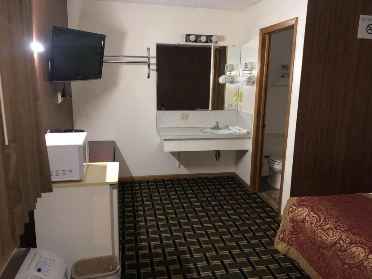 Big 12 Motel Broken Bow Ngoại thất bức ảnh
