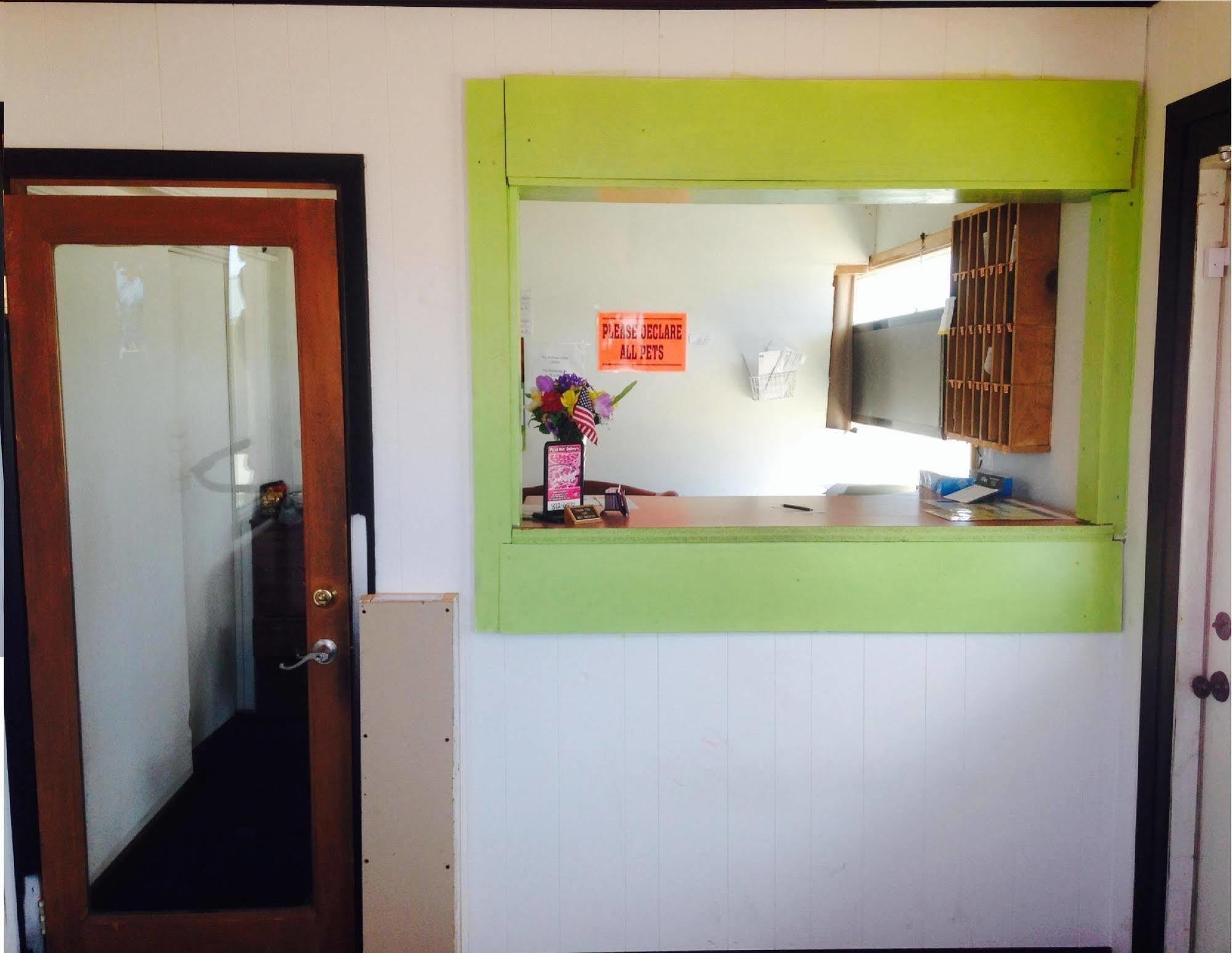 Big 12 Motel Broken Bow Ngoại thất bức ảnh